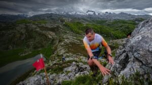 Roberto Montes, entrenador de CorreMontes, en la Maratón Xtreme Lagos de Covadonga